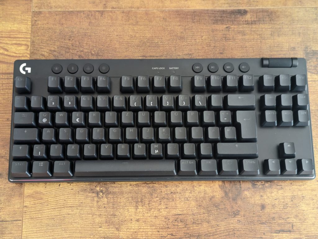 Logitech G PRO X TKL LIGHTSPEED Gaming-Tastatur von vorn