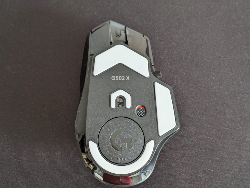 Logitech G502 X PLUS Gaming-Maus von unten ohne Folie