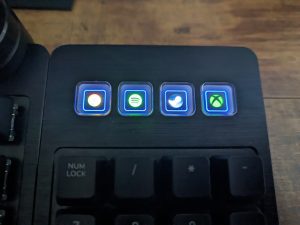 Makro-Displays der Mountain Everest Max Gaming-Tastatur (2)