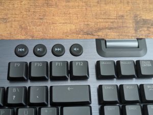 Medientasten der Logitech G915 LIGHTSPEED TKL Gaming-Tastatur