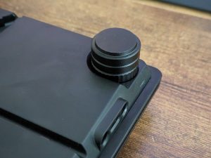 Mountain Everest Max Gaming-Tastatur mit Magneten in der Nahansicht