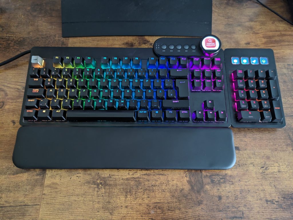 Mountain Everest Max Gaming-Tastatur zusammengebaut mit Beleuchtung