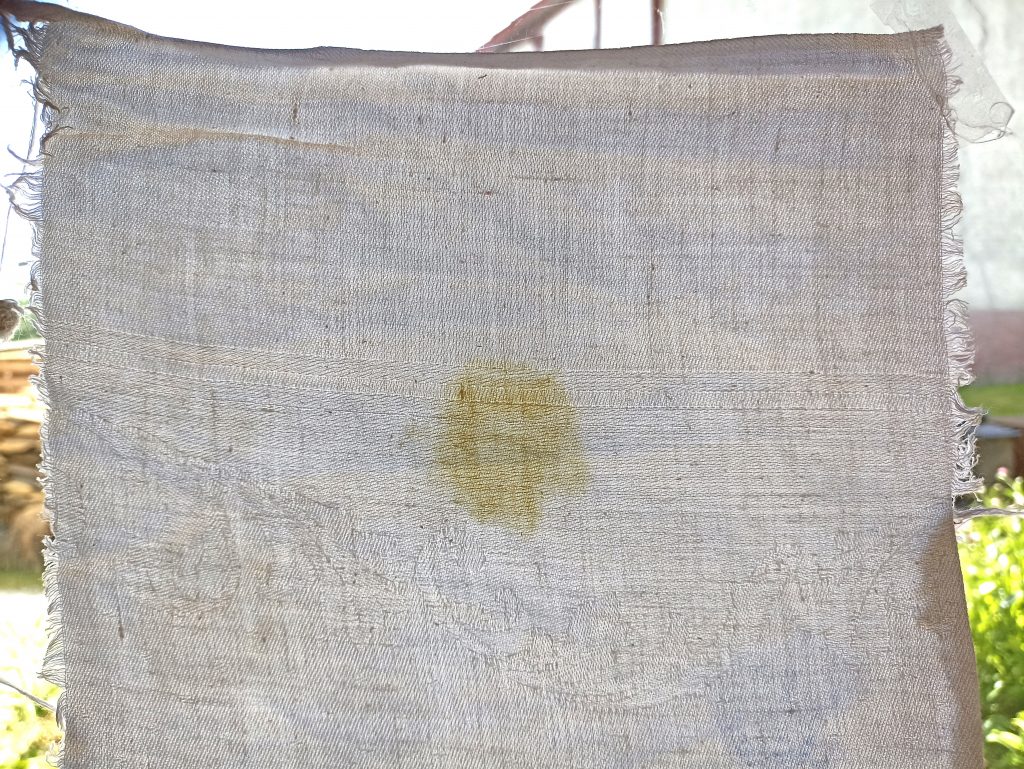 Omo XXXL Waschmittel, Waschergebnis Kaltwäsche 30 Grad, Durchlicht, oberer Abschnitt