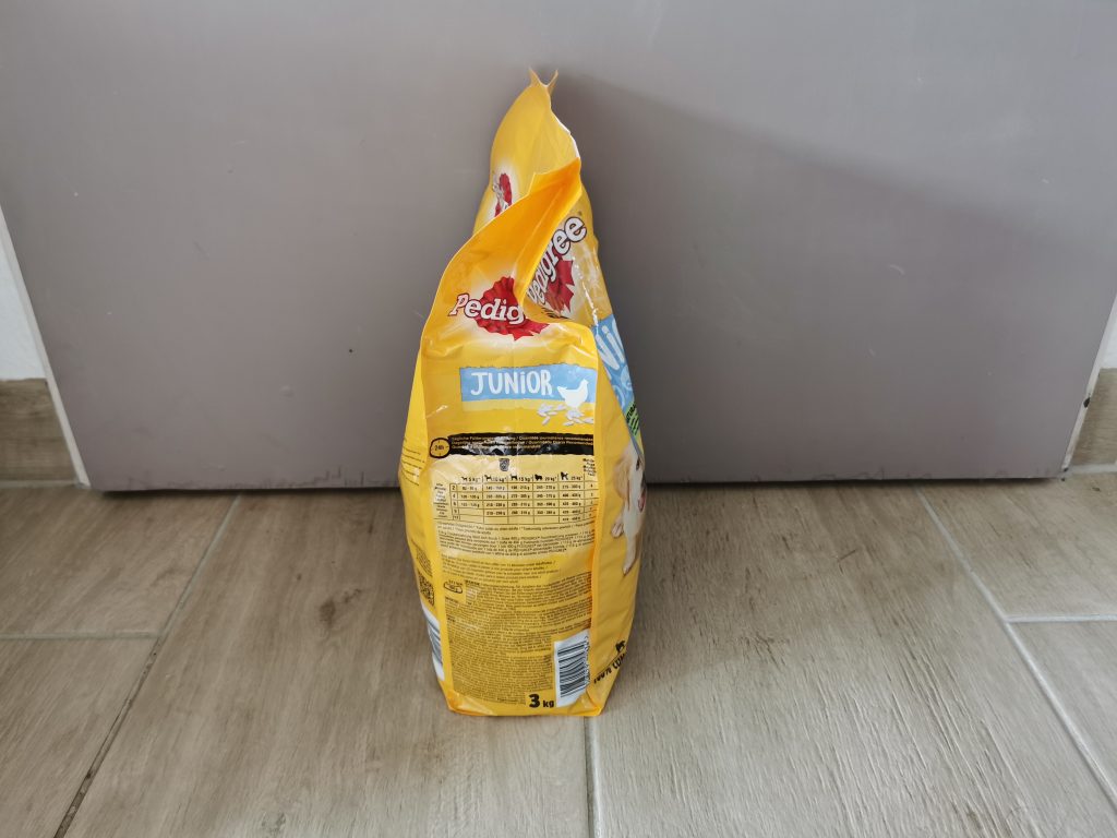 Pedigree Vital Protection Junior Hundetrockenfutter Beutel seitlich 1