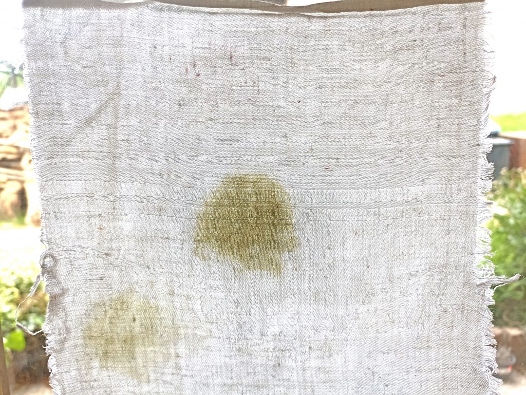 Persil Universal Megaperls Waschmittel, Ergebnis Waschtest 30 Grad, Durchsicht, oberer Abschnitt