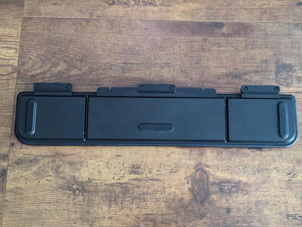 Polster der Mountain Everest Max Gaming-Tastatur von hinten