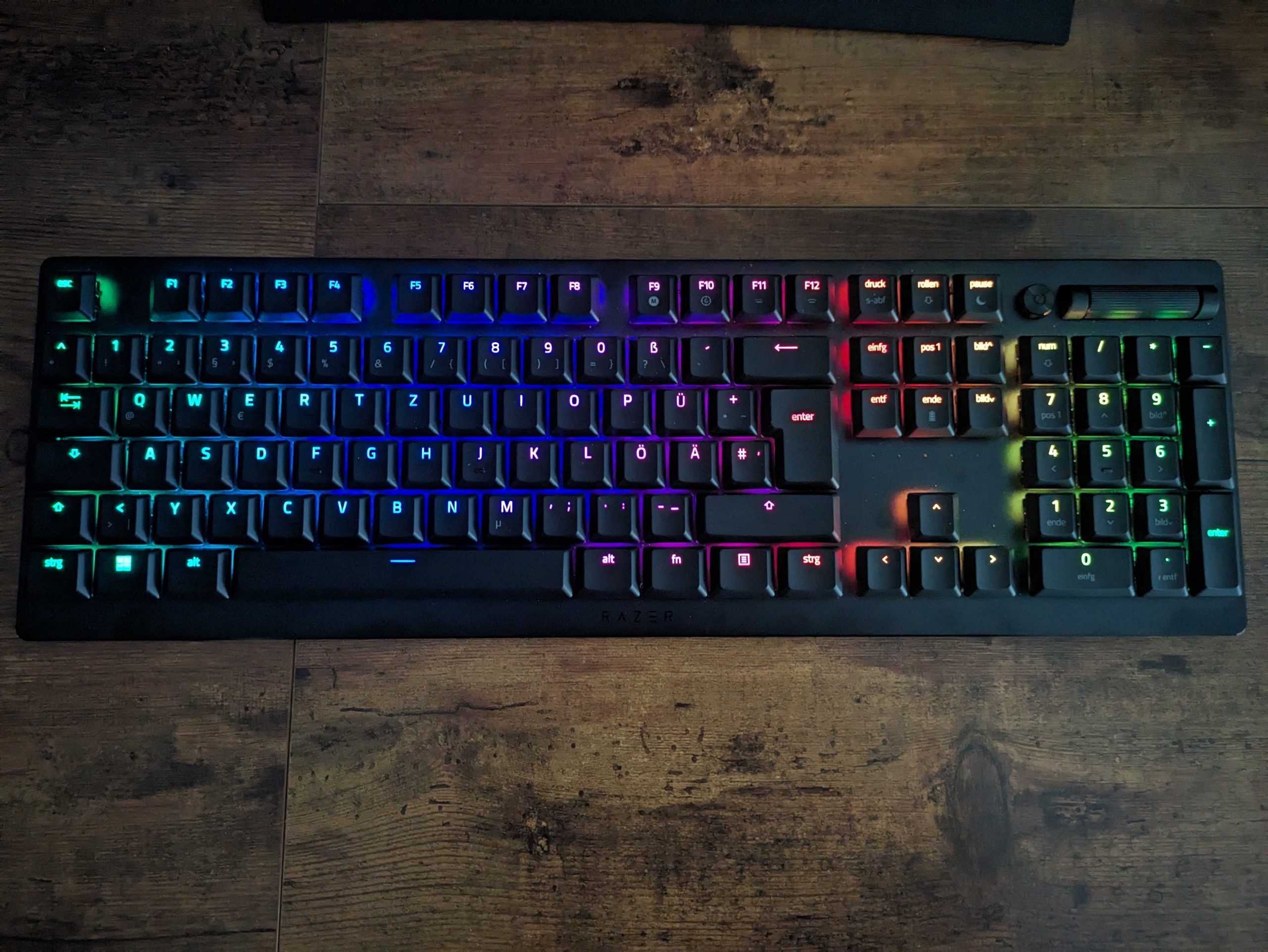 RGB-Beleuchtung der Razer Deathstalker V2 Pro Gaming-Tastatur (6)
