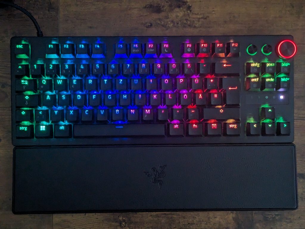 RGB-Beleuchtung der Razer Huntsman V3 Pro Tenkeyless Gaming-Tastatur (3)