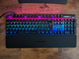 RGB-Beleuchtung der SteelSeries Apex Pro HyperMagnetic Gaming-Tastatur (2)