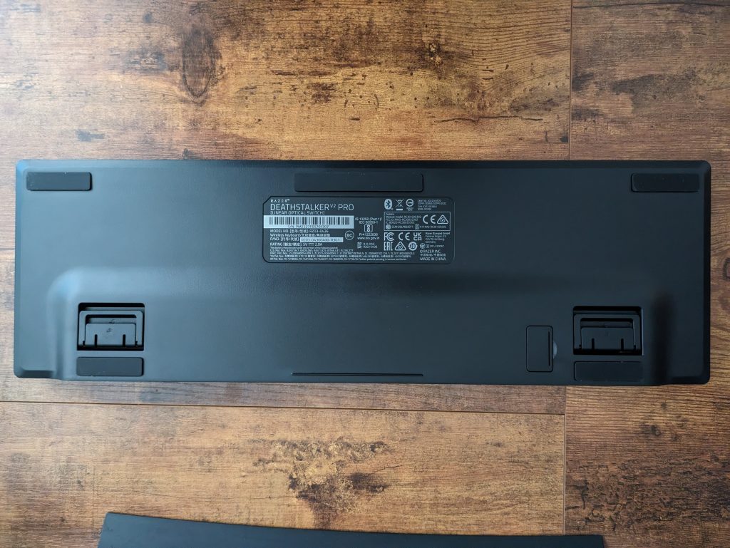 Razer Deathstalker V2 Pro Gaming-Tastatur von unten