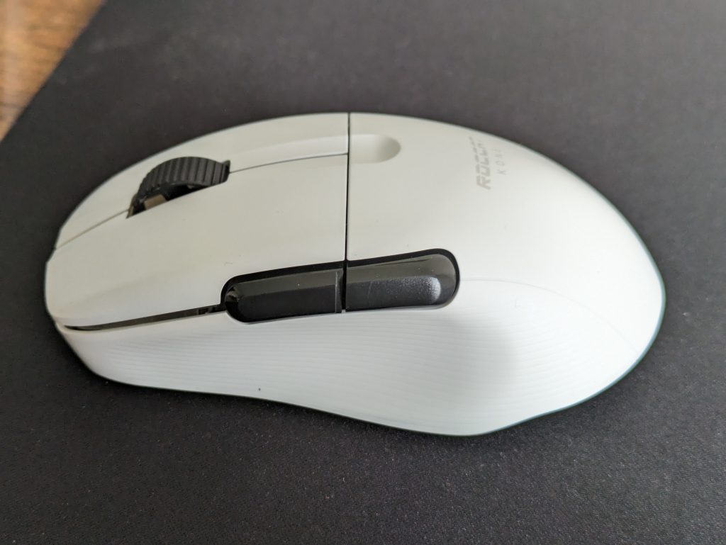 Roccat Kone Pro Air Gaming-Maus von der linken Seite