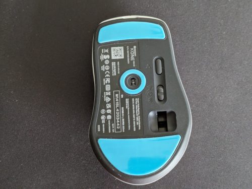 Roccat Kone Pro Air Gaming-Maus von unten ohne Dongle