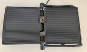 Russell Hobbs ‎17888-56 Kontaktgrill als Flächengrill aufgeklappt