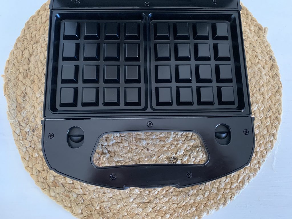 SEVERIN SA 2968 Sandwichmaker Griff mit Entriegelungstasten für die Platten