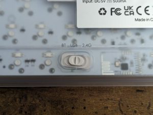 Schalter der TECURS KB510 Gaming-Tastatur für Bluetooth und 2,4 Gigahertz