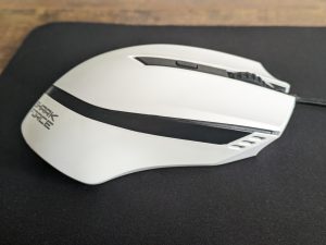 Sharkoon Shark Force II Gaming-Maus von der linken Seite