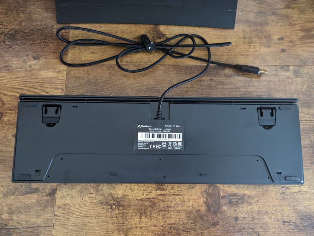 Sharkoon Skiller SGK20 Gaming-Tastatur von unten