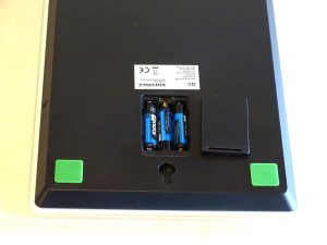 Soehnle Page Profi 300 Batteriefach und rutschfeste Füße