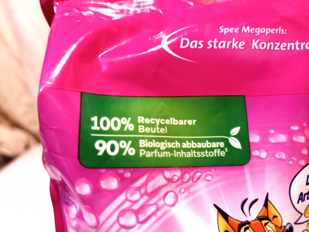 Spee Megaperls Color Waschmittel, Verpackung Vorderseite, Öko-Beschriftung