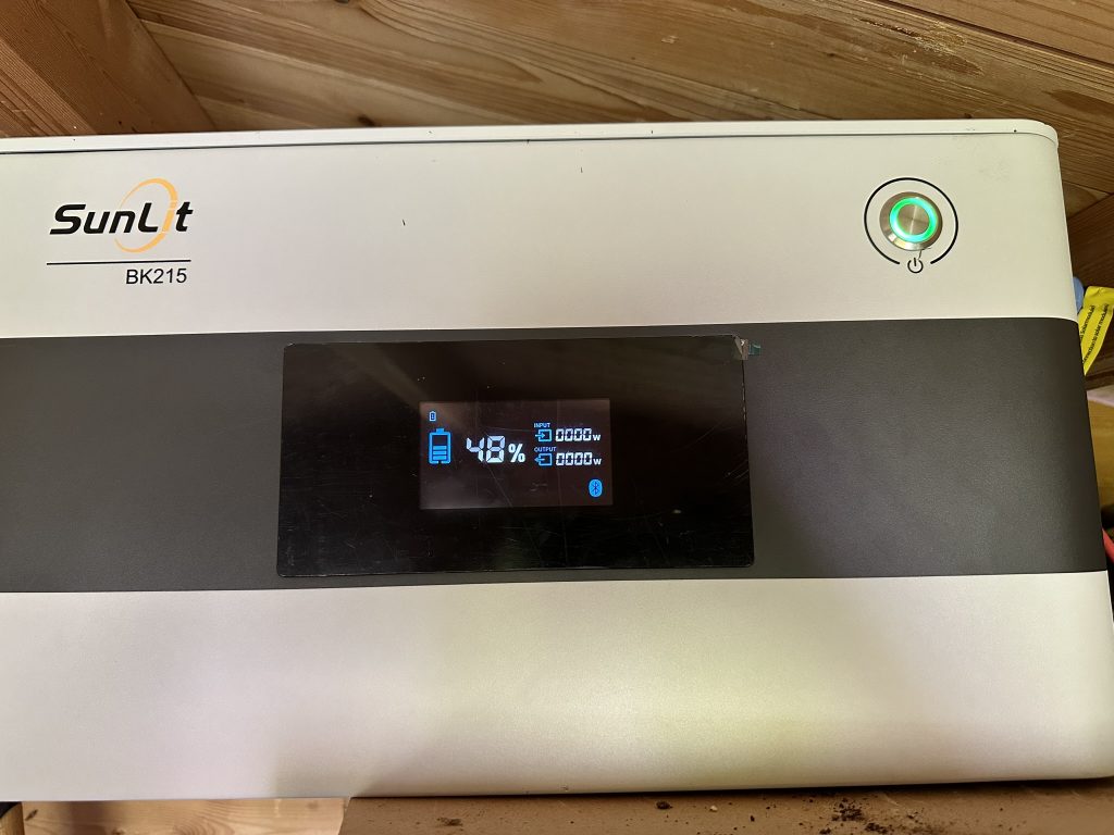 Speicher des Sunlit 800 Watt Easy Switch Balkonkraftwerk-Sets inklusive Speicher 2150 kW