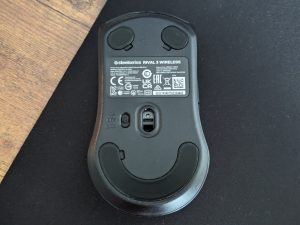 SteelSeries Rival 3 Wireless Gaming-Maus von unten