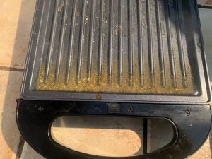 Steinborg SB2120 ist ein 3-in-1-Sandwichmaker angesammeltes Wasser vom Grillgut