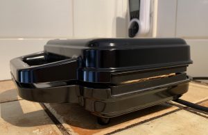 Tefal SW853D Snack Collection Sandwichmaker mit Sandwiches und verschlossenem Deckel
