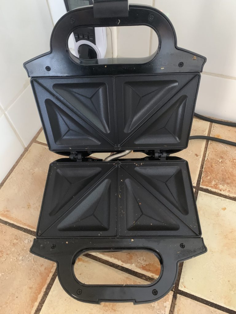 Tefal Ultracompact SM1552 Sandwichmaker Backplatten nach zweitem 3-Minuten-Sandwich