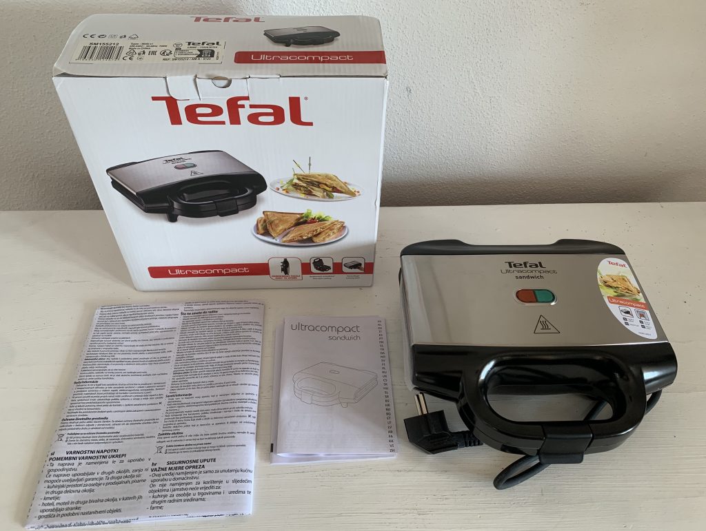Tefal Ultracompact SM1552 Sandwichmaker ausgepackt