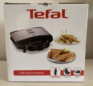 Tefal Ultracompact SM1552 Sandwichmaker im Karton von vorne