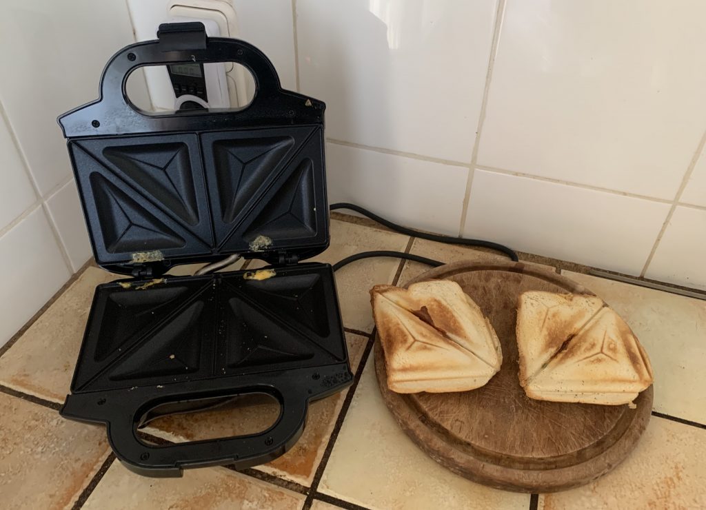 Tefal Ultracompact SM1552 Sandwichmaker nach der Zubereitung