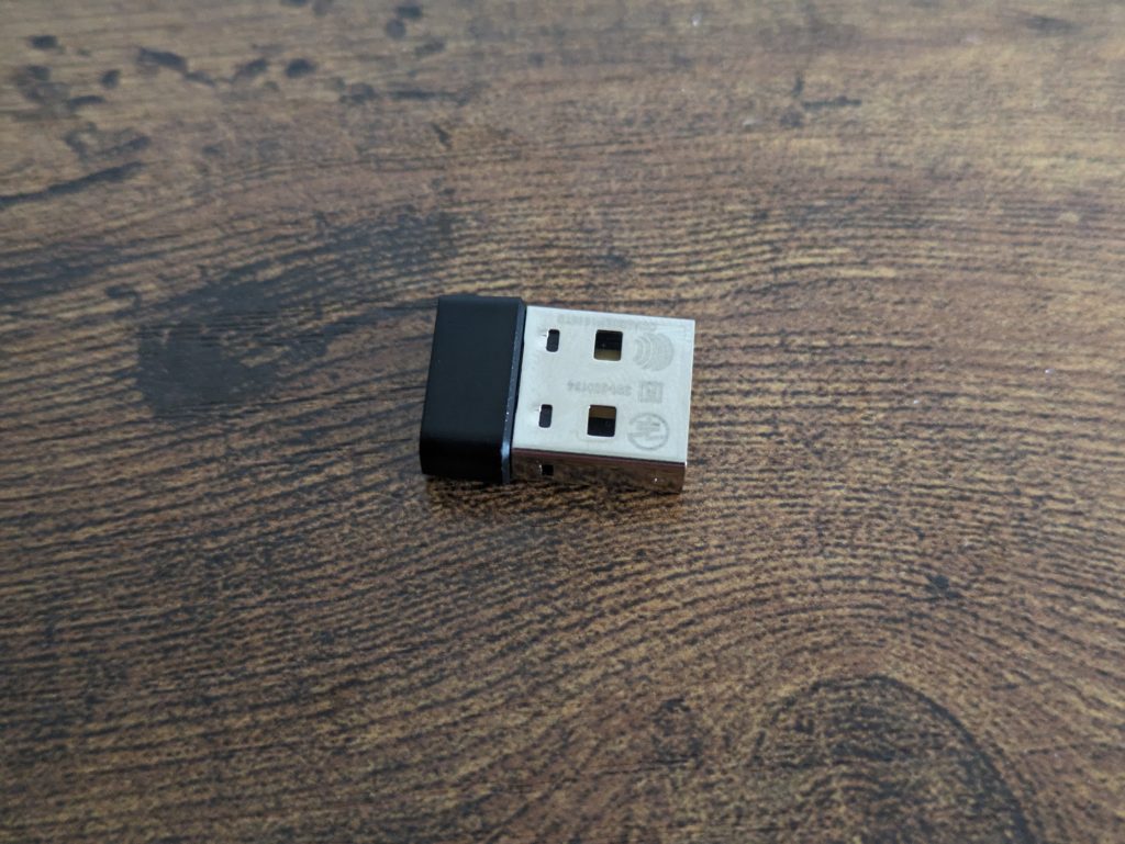 USB-Dongle der SteelSeries Rival 3 Wireless Gaming-Maus