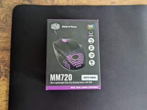 Verpackung der Cooler Master MM720 Gaming-Maus von vorne