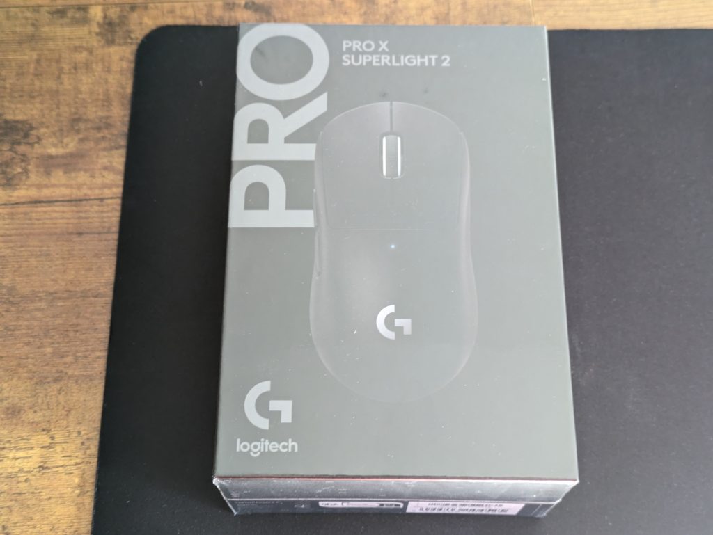 Verpackung der Logitech G PRO X Superlight 2 Gaming-Maus von vorne