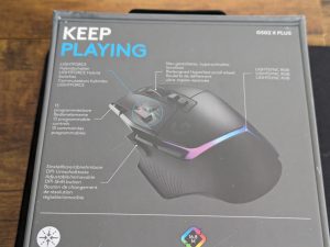 Verpackung der Logitech G502 X PLUS Gaming-Maus von hinten in der zweiten Nahansicht
