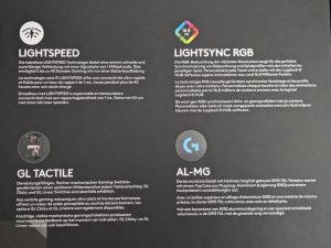 Verpackung der Logitech G915 LIGHTSPEED TKL Gaming-Tastatur von hinten in der Nahansicht