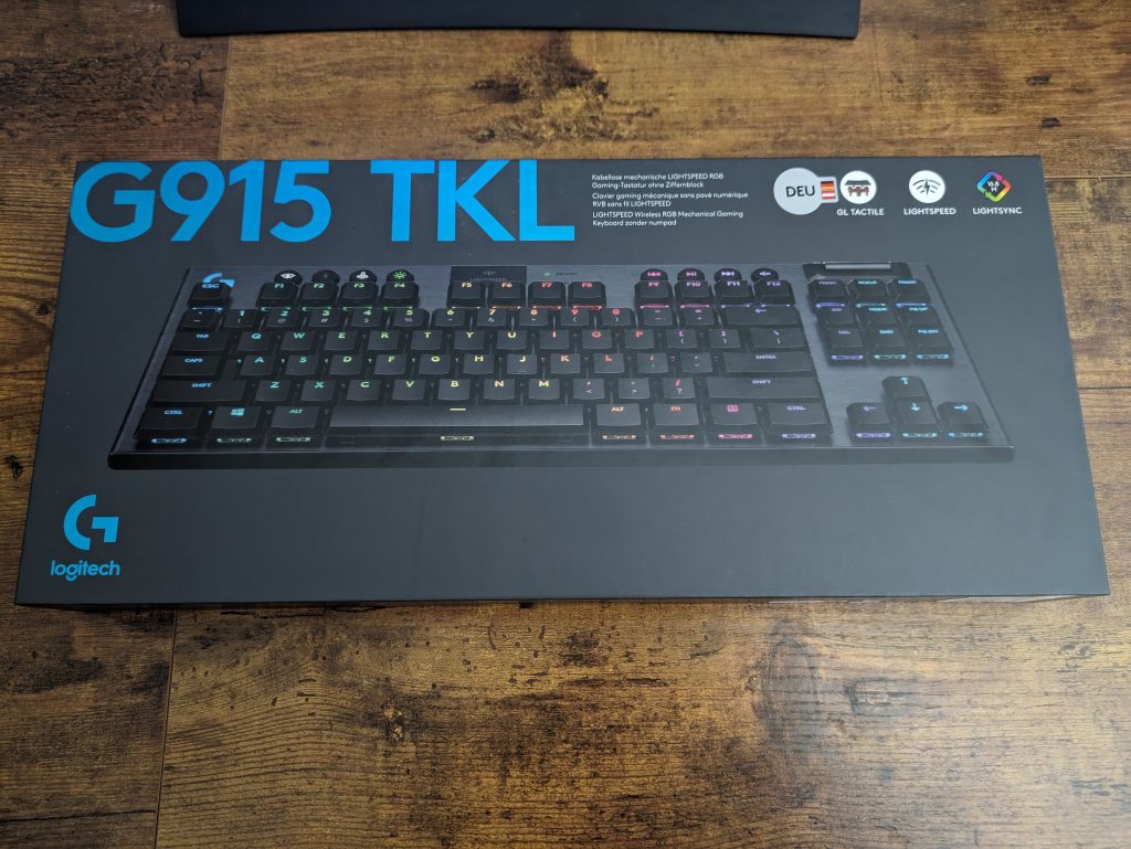 Verpackung der Logitech G915 LIGHTSPEED TKL Gaming-Tastatur von vorne