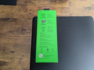 Verpackung der Razer Cobra Pro Gaming-Maus von der Seite