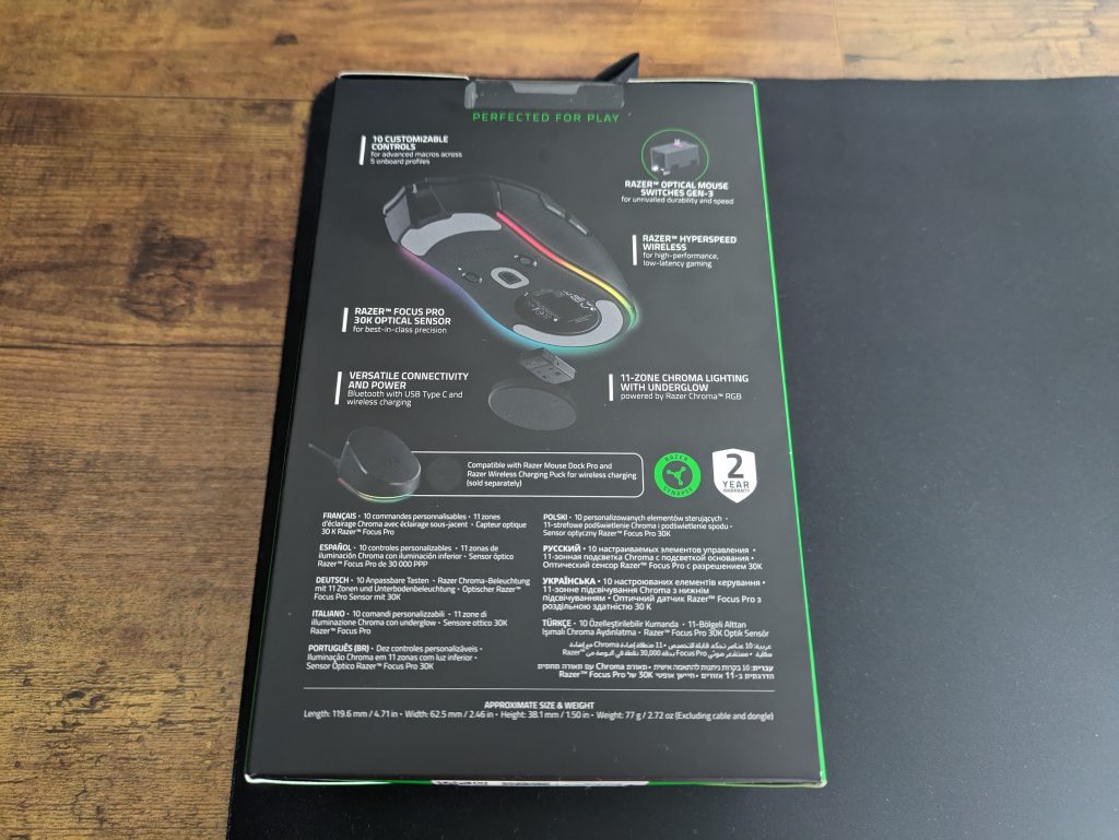 Verpackung der Razer Cobra Pro Gaming-Maus von hinten