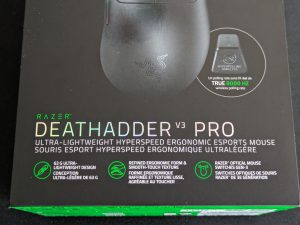 Verpackung der Razer Deathadder V3 Pro Gaming-Maus von Vorne in der nahnsicht