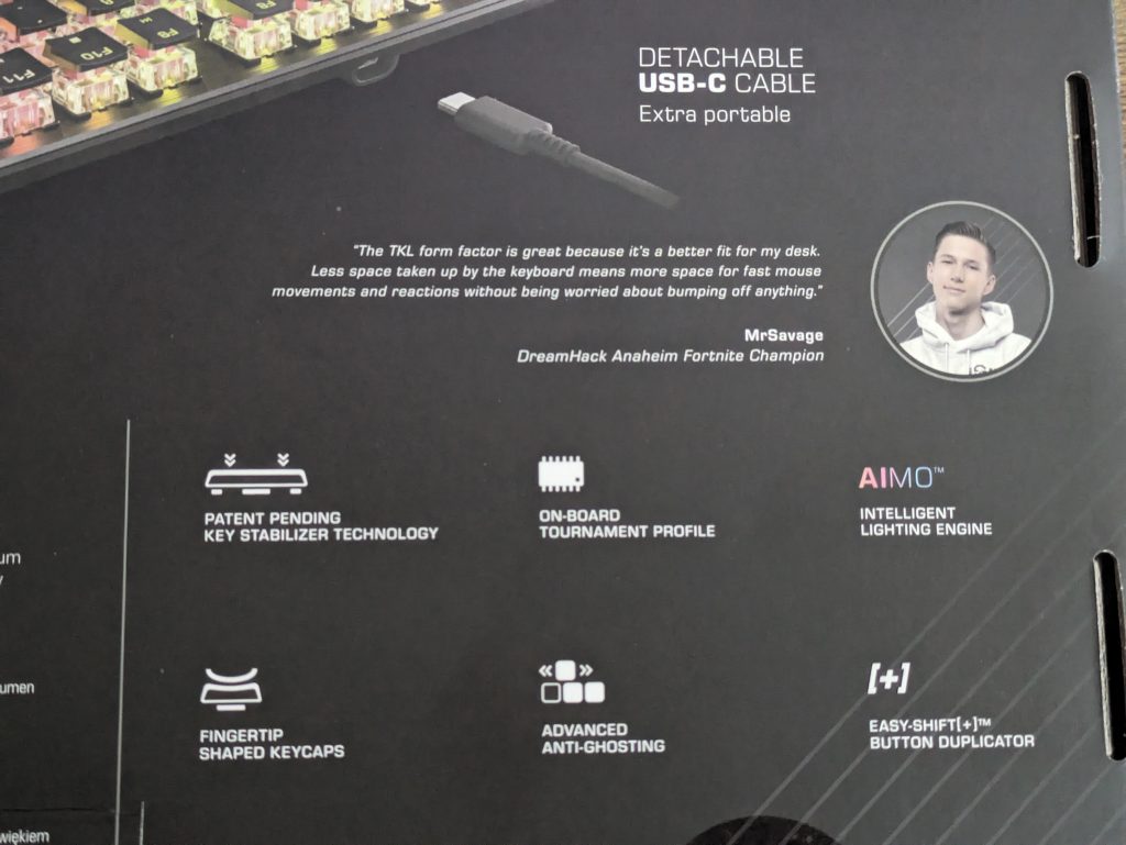 Verpackung der Roccat Vulcan TKL Gaming-Tastatur von hinten in der Nahansicht (2)