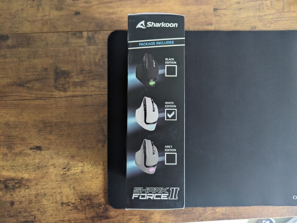 Verpackung der Sharkoon Shark Force II Gaming-Maus von der linken Seite