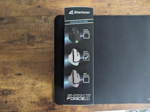 Verpackung der Sharkoon Shark Force II Gaming-Maus von der linken Seite