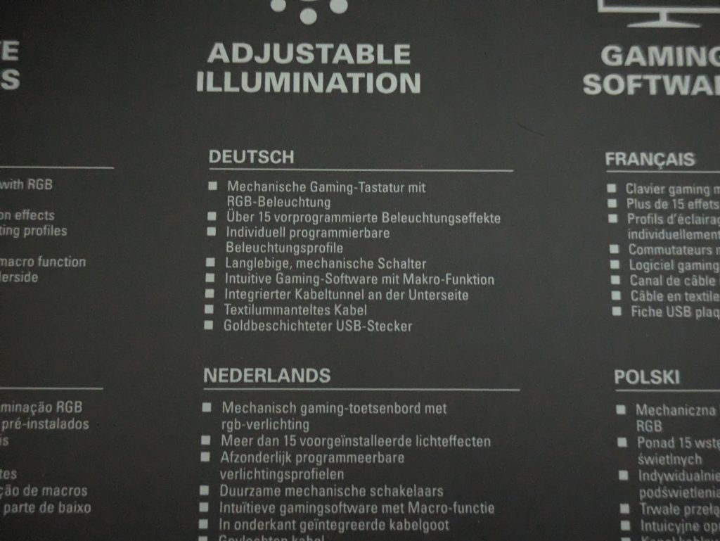 Verpackung der Sharkoon Skiller SGK20 Gaming-Tastatur von hinten in der Nahansicht (2)
