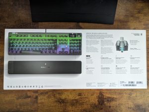 Verpackung der SteelSeries Apex Pro HyperMagnetic Gaming-Tastatur