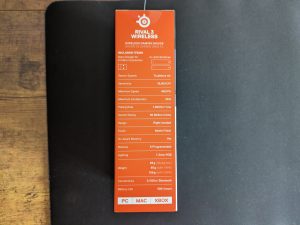 Verpackung der SteelSeries Rival 3 Wireless Gaming-Maus von der linken Seite