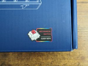 Verpackung der TECURS KB510 Gaming-Tastatur in der Nahansicht