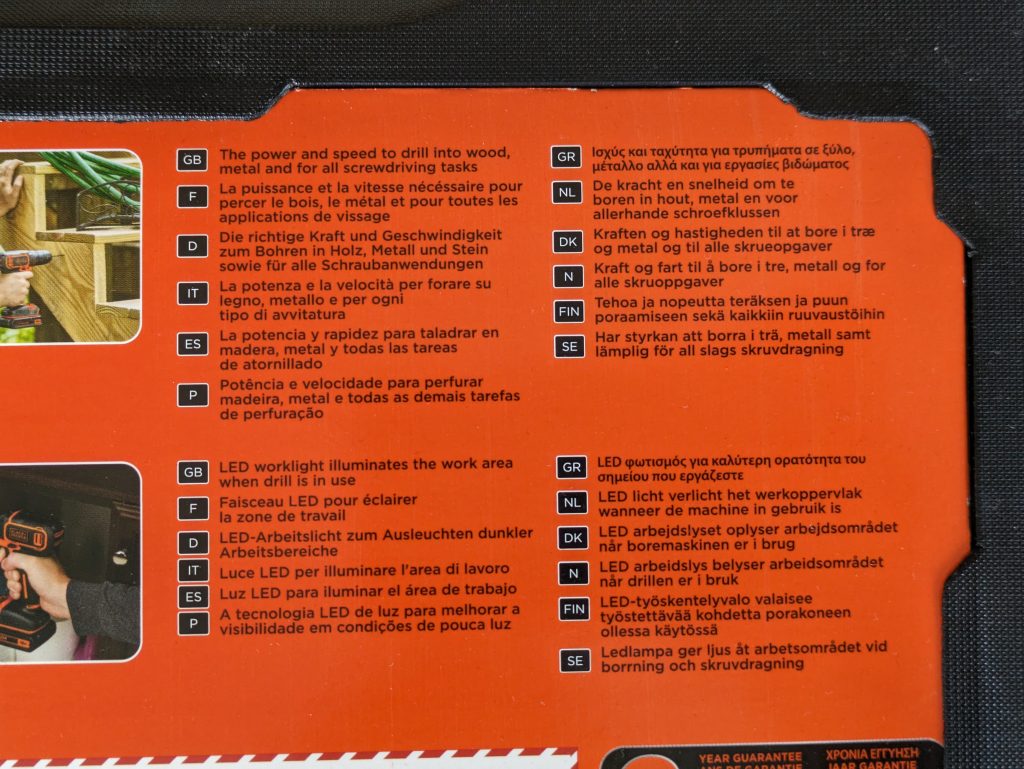 Verpackung des Black+Decker ‎BDCDC18 Akku-Bohrschraubers von hinten in der Nahansicht