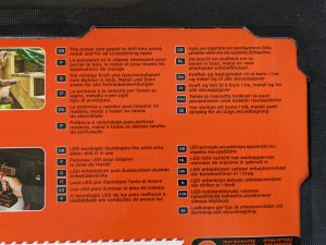 Verpackung des Black+Decker ‎BDCDC18 Akku-Bohrschraubers von hinten in der Nahansicht