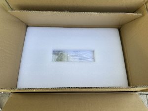 Verpackung des Sunlit 800 Watt Easy Switch Balkonkraftwerk-Sets inklusive Speicher 2150 kW geöffnet v2